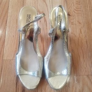 MICHAEL KORS Gold Slingback Heels